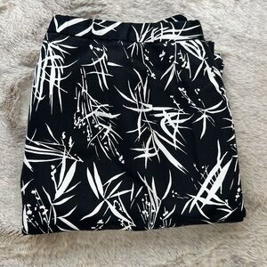 Pendleton | Black & White Leaf Silk Blend Capris